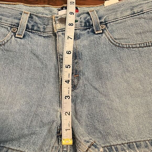Vintage Tommy Hilfiger Tommy Jeans Blue Distressed Denim Shorts - Picture 4 of 10
